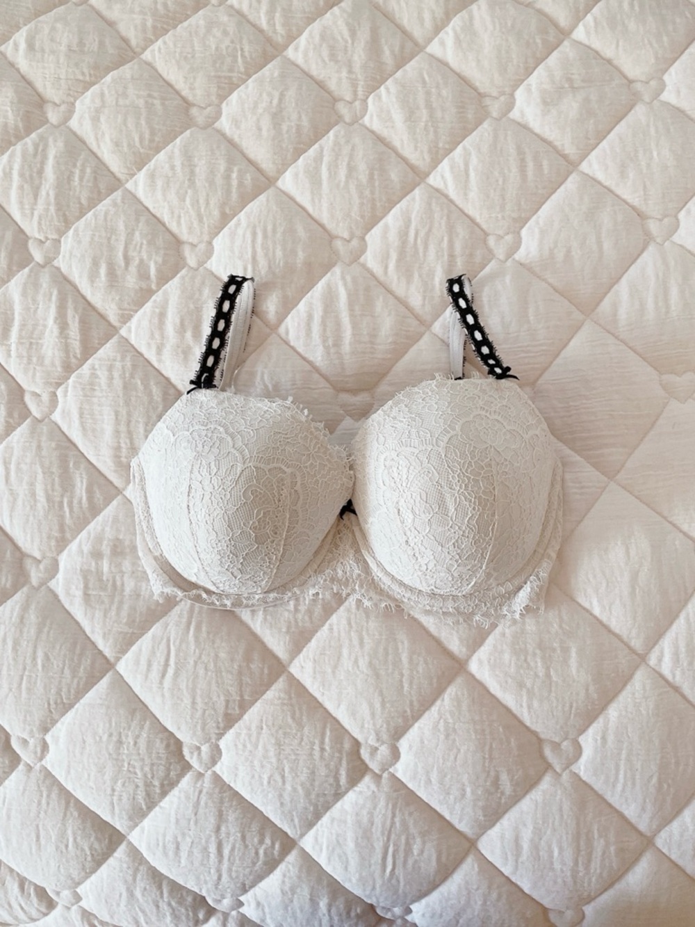 𝜗𝜚Victoria’s Secret Dream Angels ribbon slot detail bra